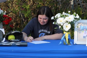 Evalyn and Mekenna Sign with Grays Harbor College
